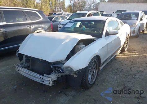 2013 Ford Mustang V6 Premium z USA, uszkodzony, nr VIN 1ZVBP8AM5D5230143